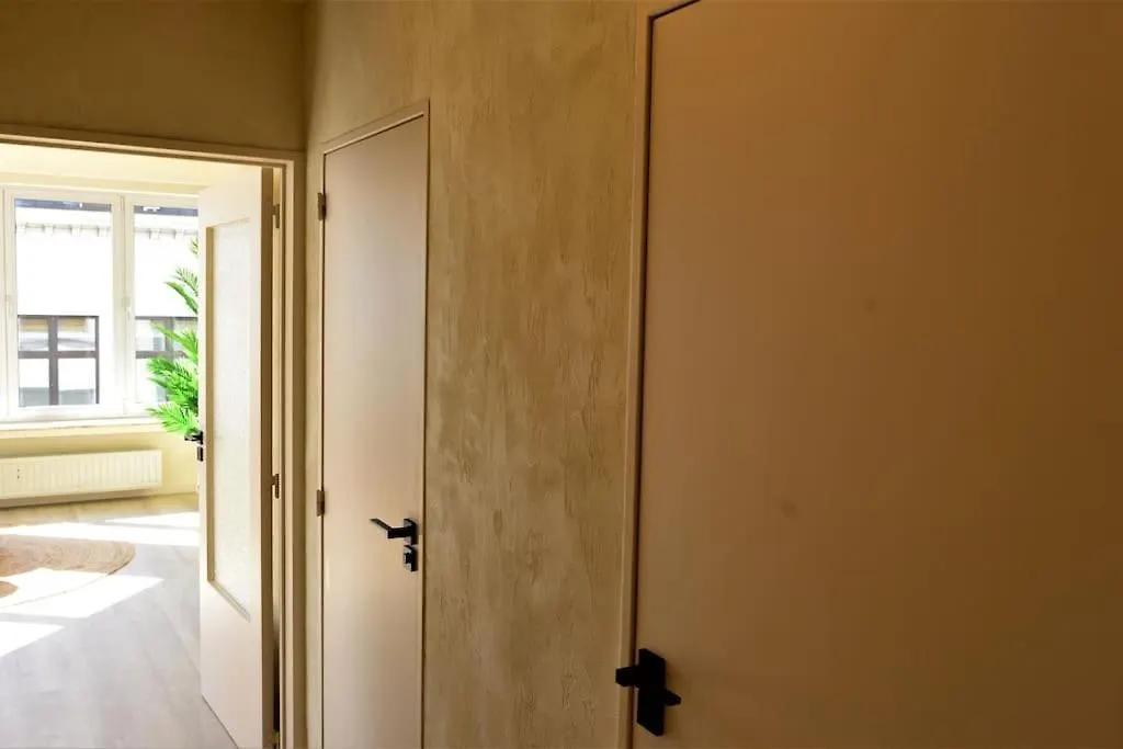 Downtown 2 Bdr Apartment ***** 3 Antwerp Belgium