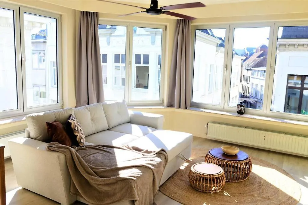 Downtown 2 Bdr Apartment ***** 3 Antwerp Belgium